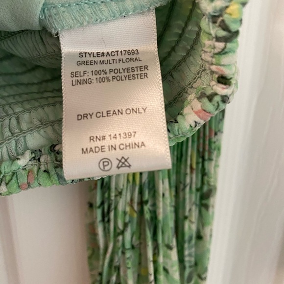 🕑 NWOT | ASTR the label | Bonnie Pleated Smocked Sweatheart Crop | Green | XS - Picture 11 of 13